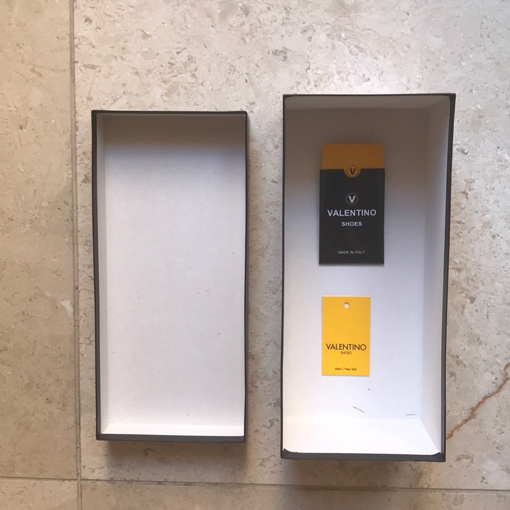 VALENTINO - Picture 3 of 3